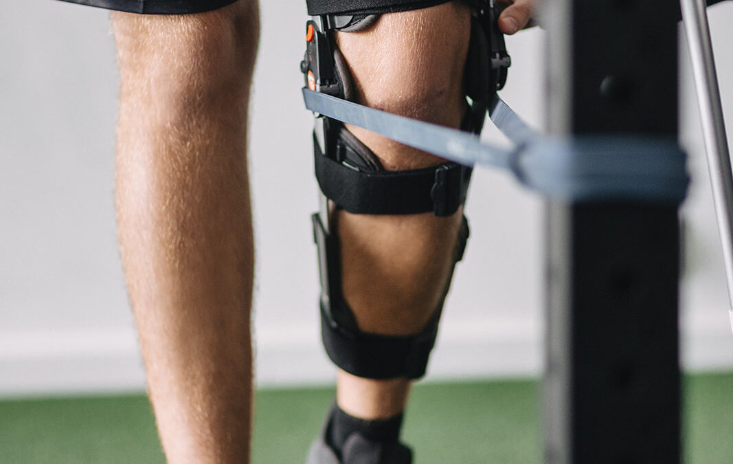 Bezpieczne Odstawienie Kul: Znaczenie Reedukacji Chodu po Operacji