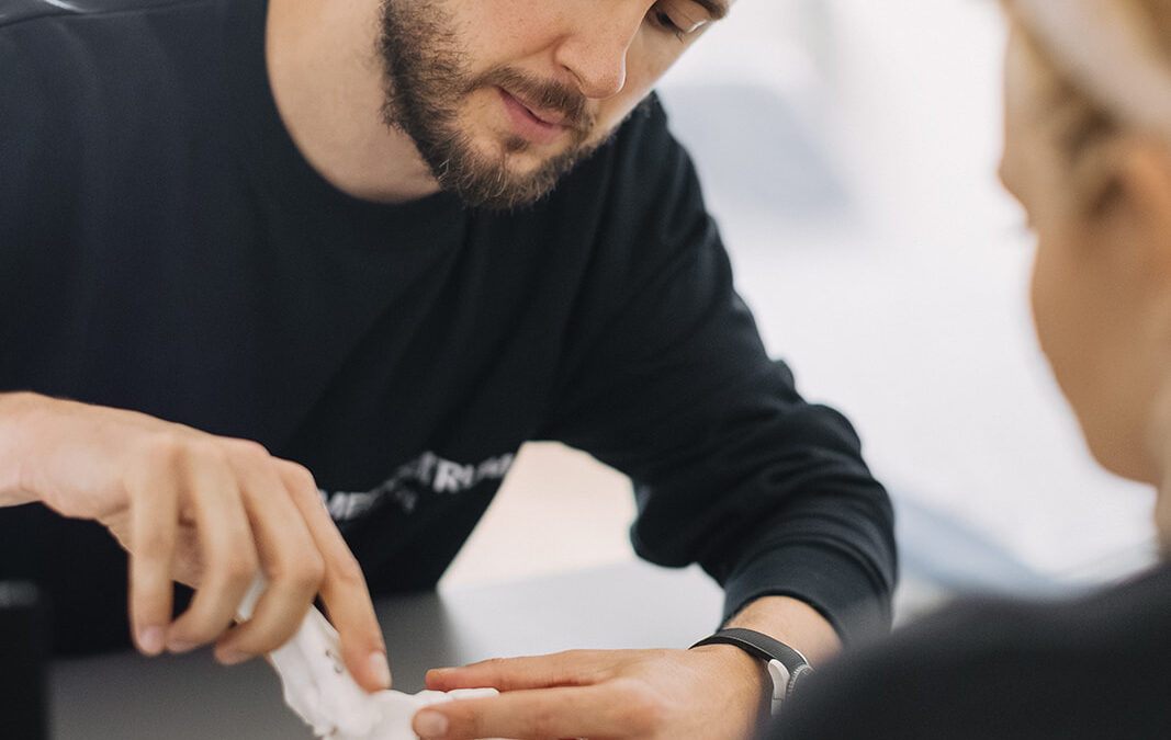 Artrofibroza, czyli  groźne powikłanie po urazach i operacjach, którego nie wolno bagatelizować